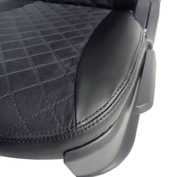 Чехлы Алькантара на Kia Ceed 2012-2018 г.в. Чехлы Алькантара на Kia Ceed 2012-2018 г.в.