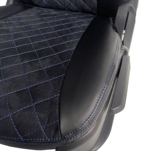 Чехлы Алькантара на Kia Ceed 2012-2018 г.в. Чехлы Алькантара на Kia Ceed 2012-2018 г.в.