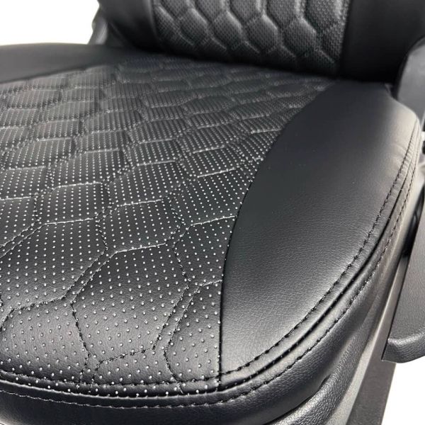 Чехлы Экокожа Ромб на Toyota Corolla 2007-2013 г.в. Чехлы Экокожа Ромб на Toyota Corolla 2007-2013 г.в.